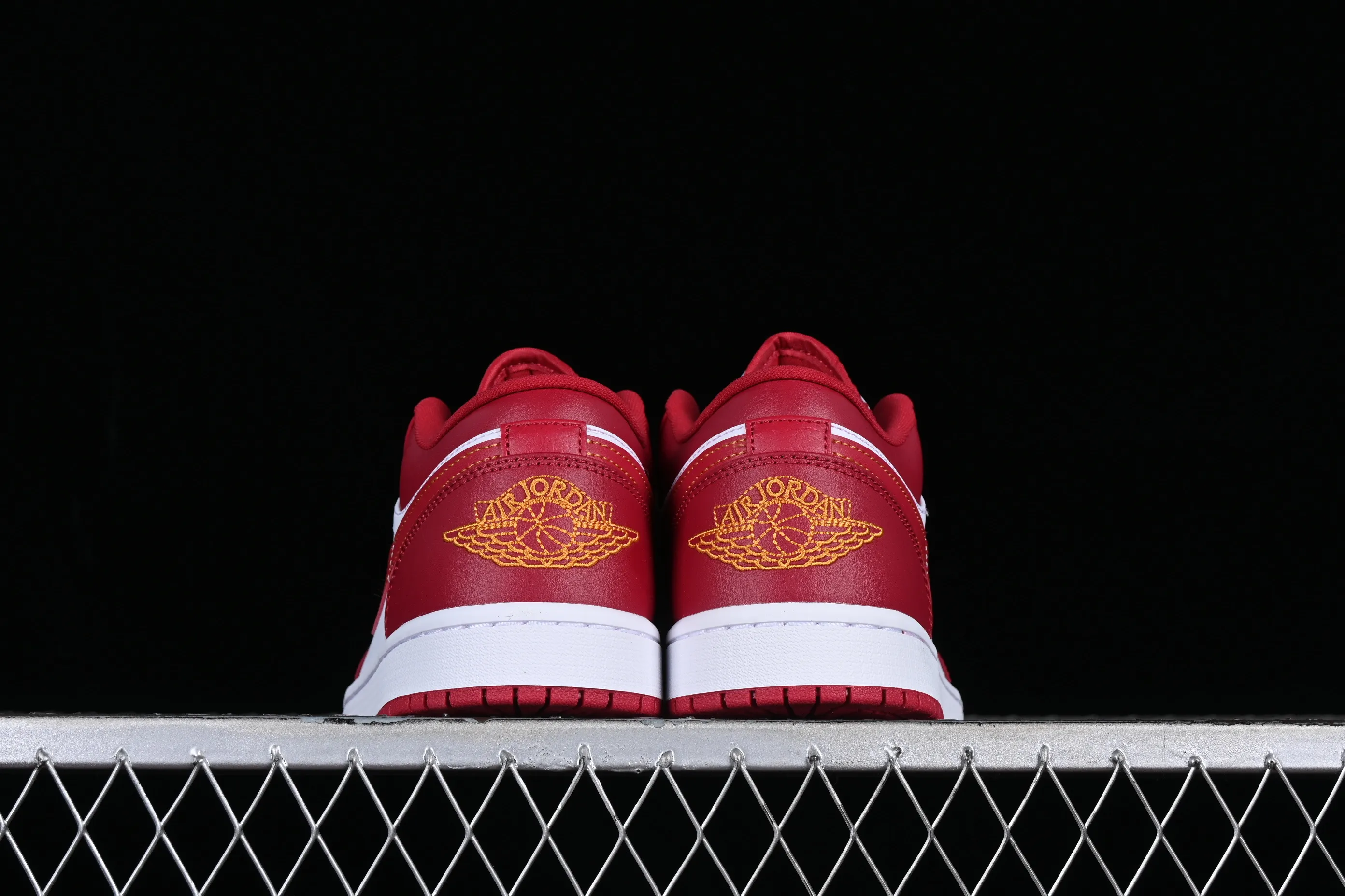 All categories Air Jordan Jordan series basketball shoes Air Jordan 1 Low G version pure original Air Jordan 1 Low AJ1 Joe 1 new white and red low-end basketball shoes 553558-607
